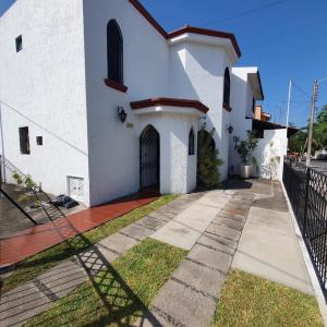 CASA EN VENTA JARDINES DE LA CORREGIDORA
